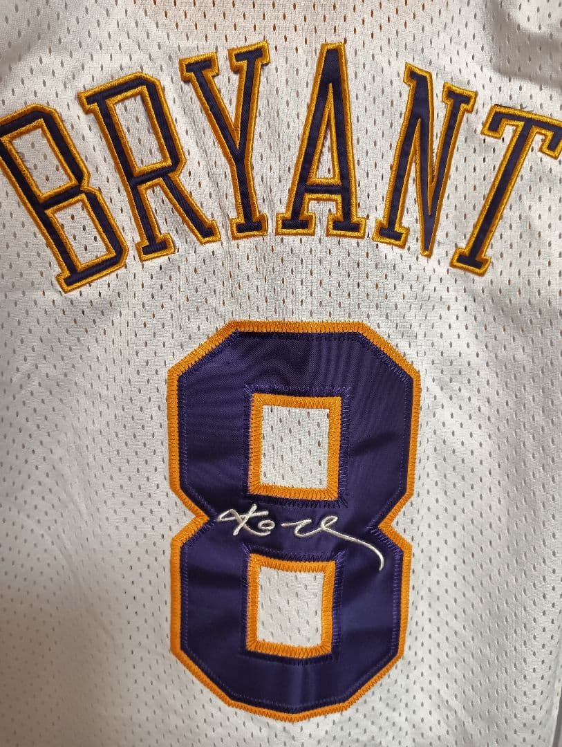 NBA ミッチェルアンドネス　レイカーズ　コービー・ブライアント　刺繍サイン
