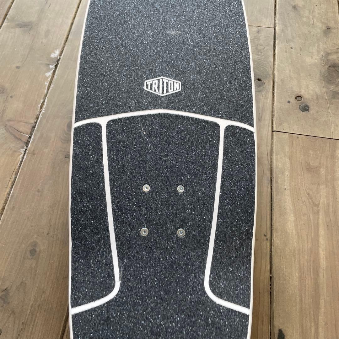 カーバー　TRITON ストライプデザイン スケートボード