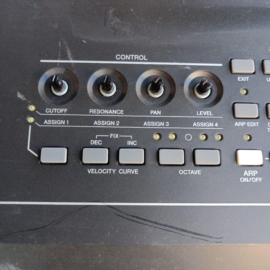 Yamaha KX61 シンセサイザー