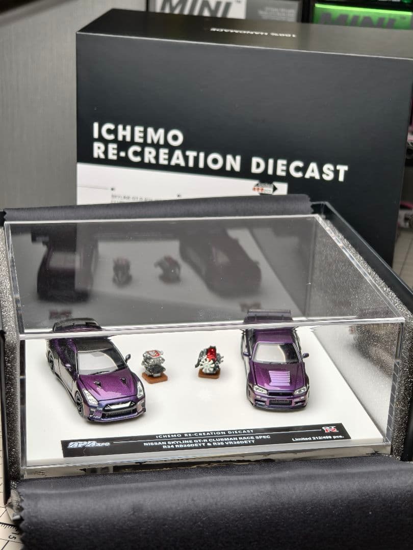 1/64 GT-R R34 & R35 佛山展会限定マグネットエンジン付 可脱着