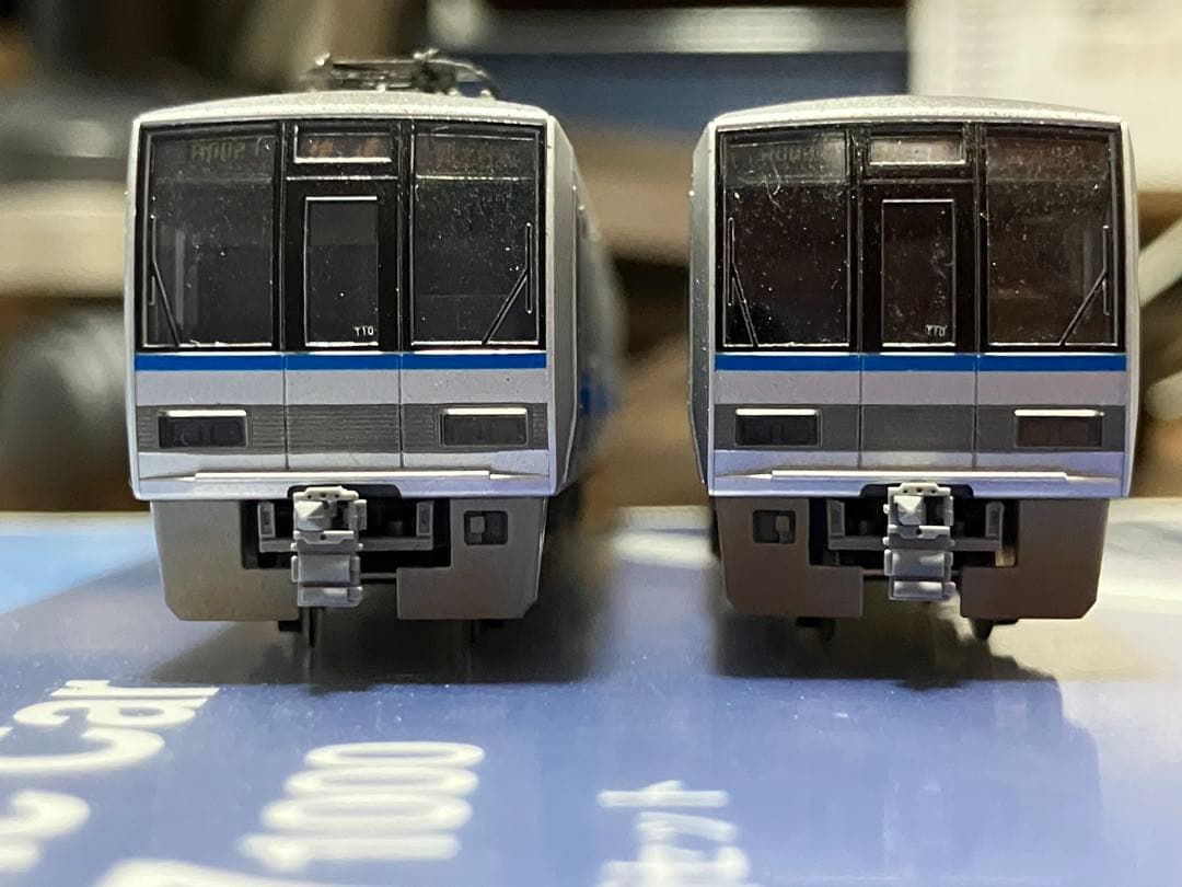 秋*様 TOMIX 207-1000系 旧塗装(足回り最新ロット、室内灯付き)