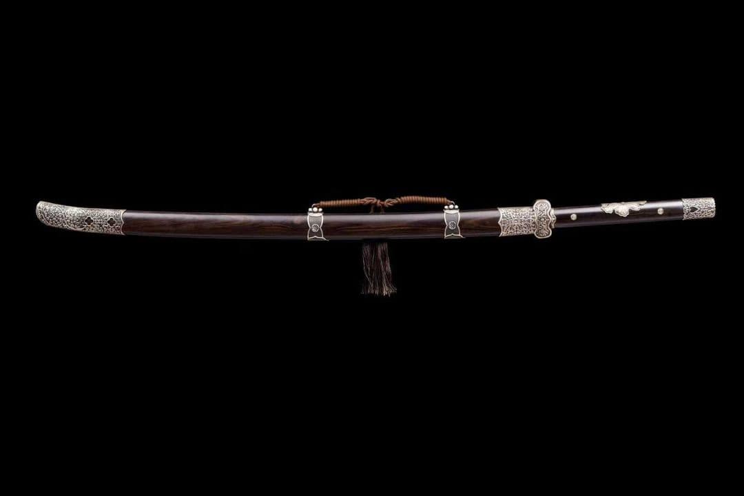 【大馬繍春刀】古兵器 刀装具 日本刀　模造刀 居合刀 武士道 鑑賞用 美術刀