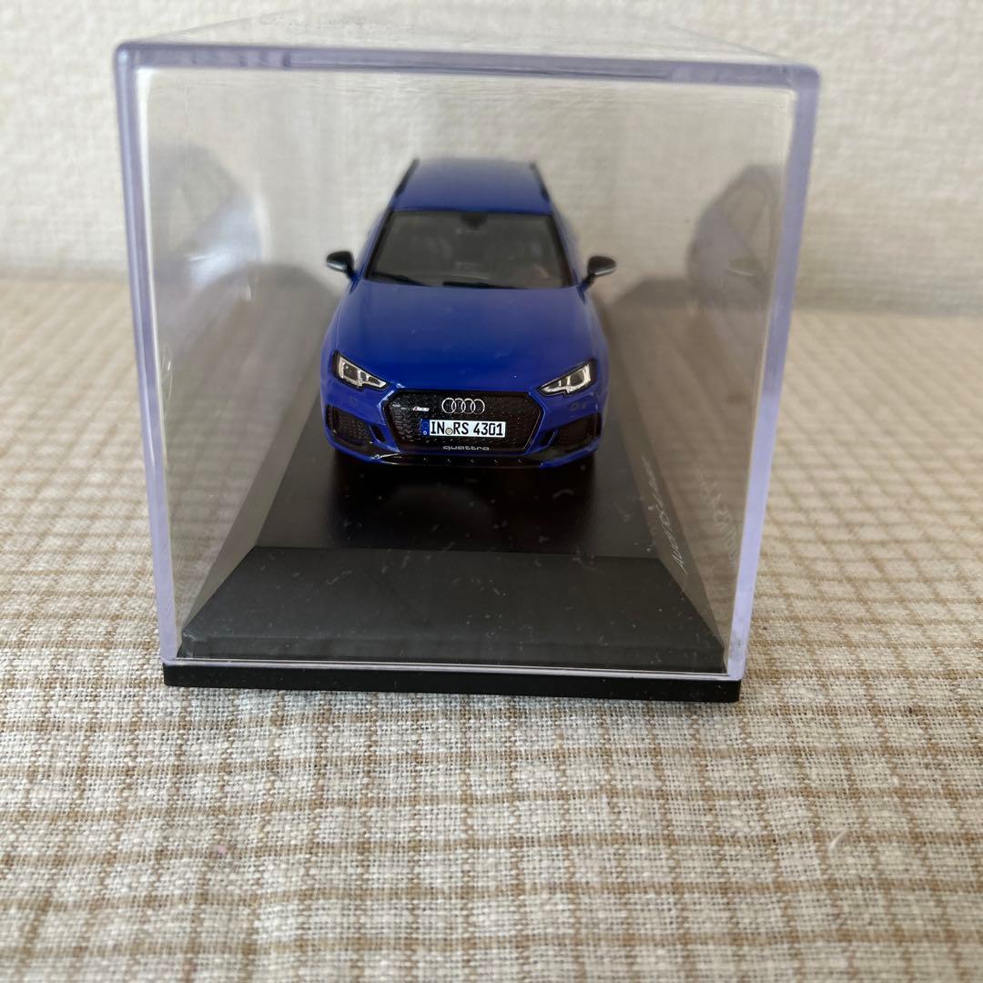 アウディ別注RS4 1/43