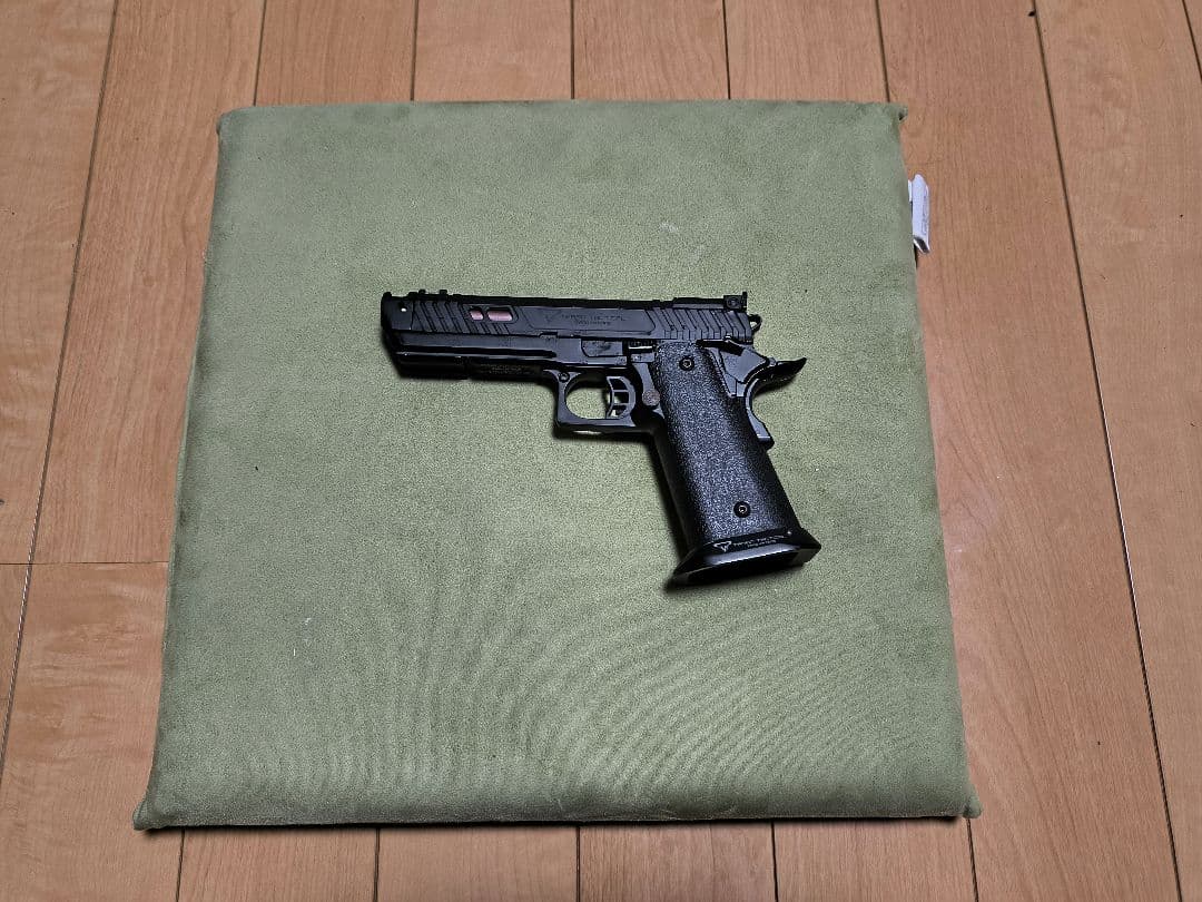 マルイP90、KSCストラックエアガンセット