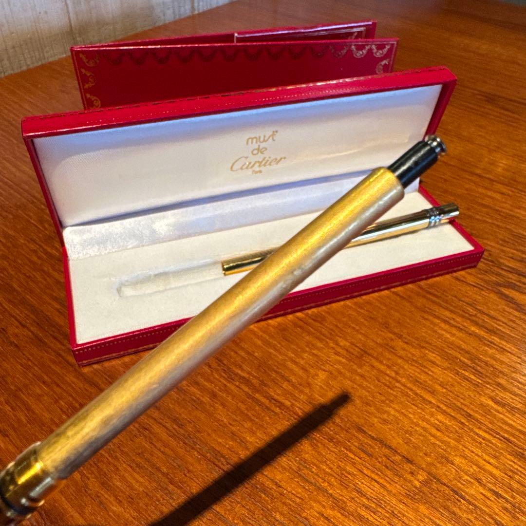 Must de Cartier ゴールドボールペン