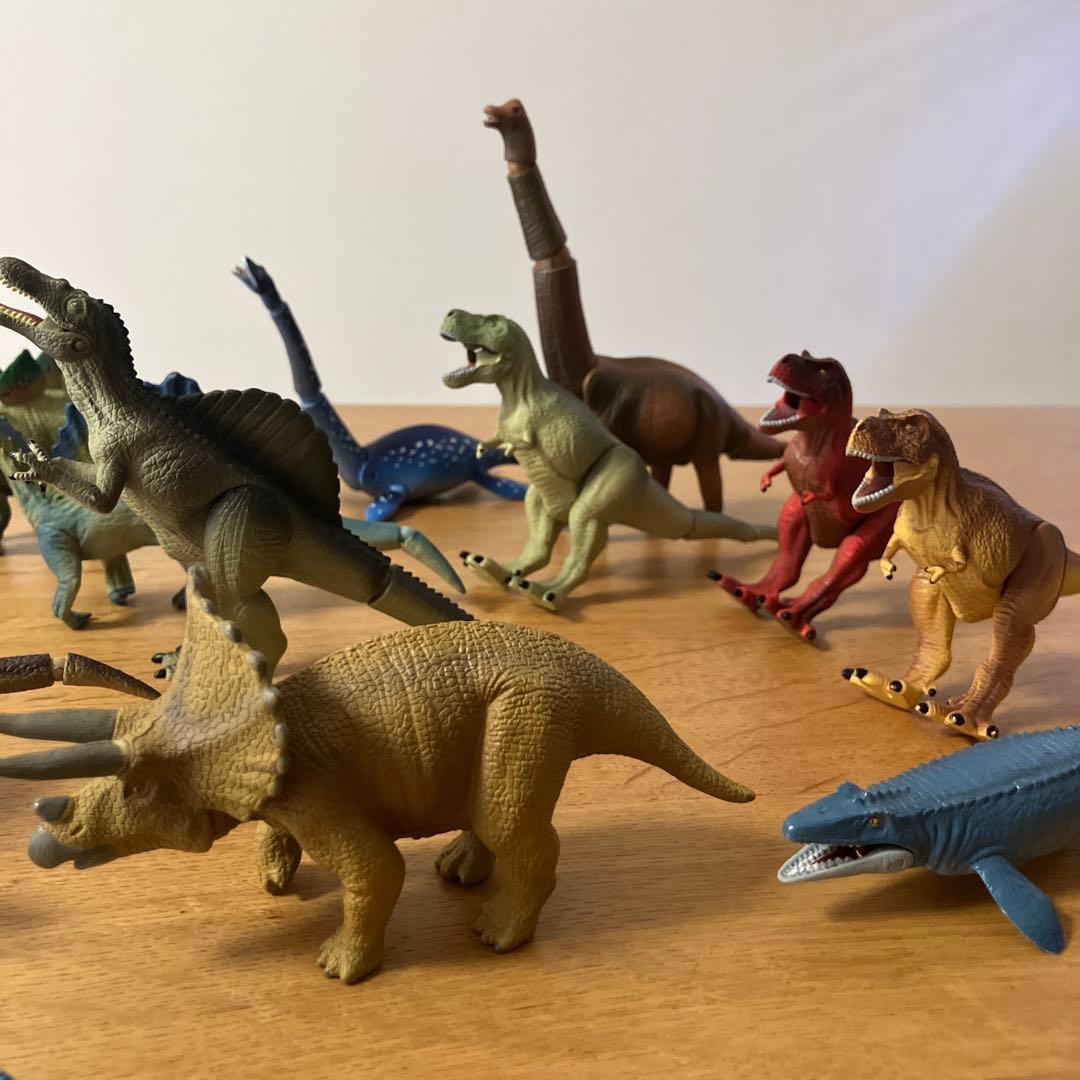 値下げ！アニア　恐竜フィギュア　色違いレア恐竜あり　いろいろ16体おまけ付き