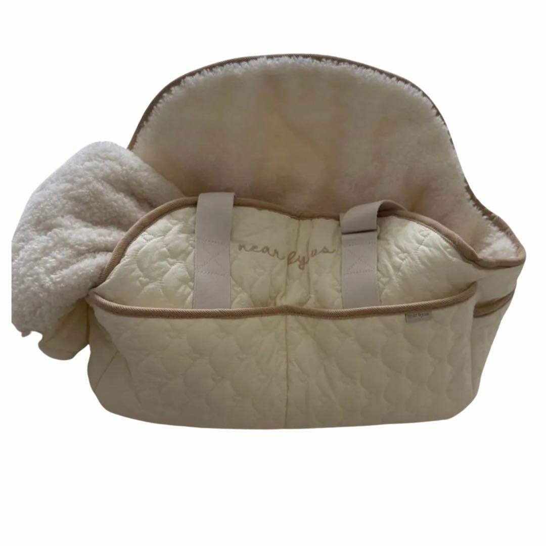 キャリーバッグ・スリング near by us FLUFFY BONGBONG BAG