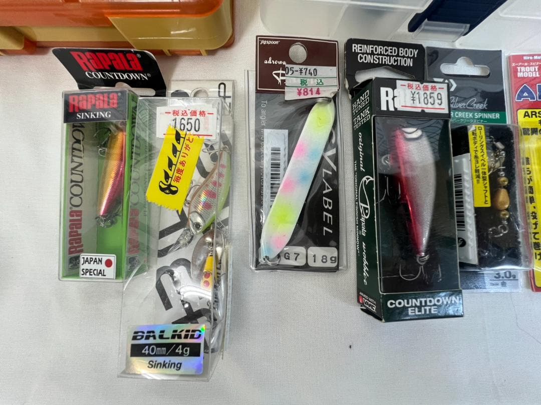最終値下渓流ルアー　新品＆中古ルアーセット、ケース付　まとめ売り