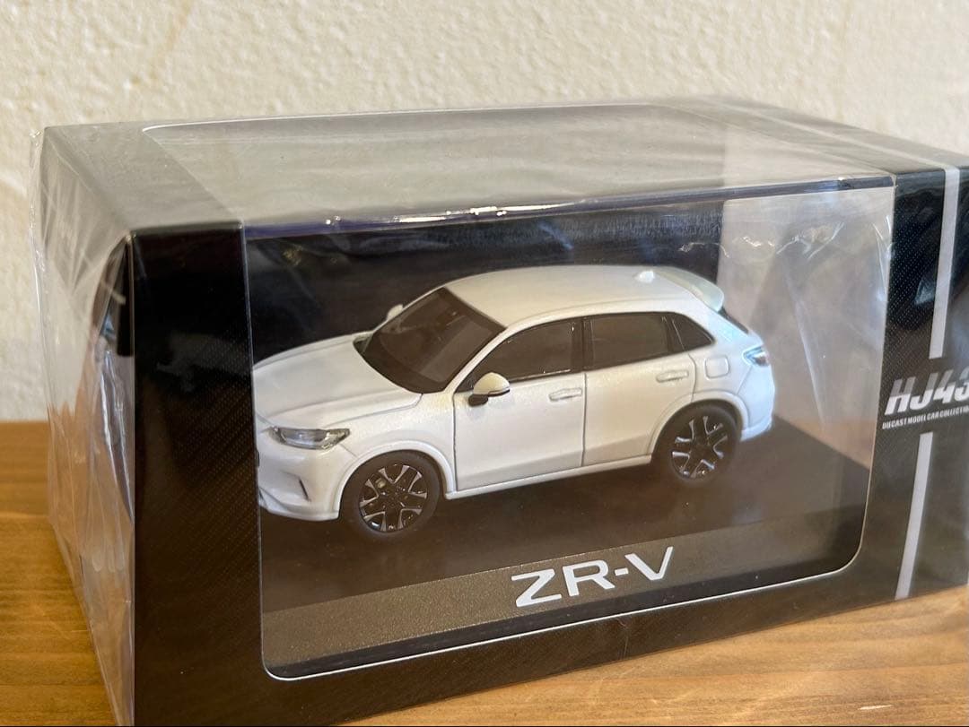 ホンダ ZR-V e:HEV 1/43 プラチナホワイト・パール ミニカー