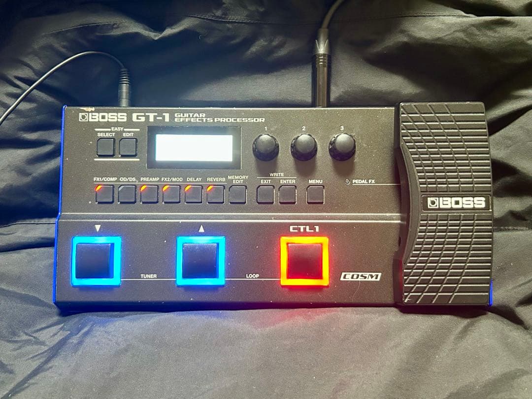 BOSS GT-1 マルチエフェクター　(ACアダプター,USBケーブル付属)