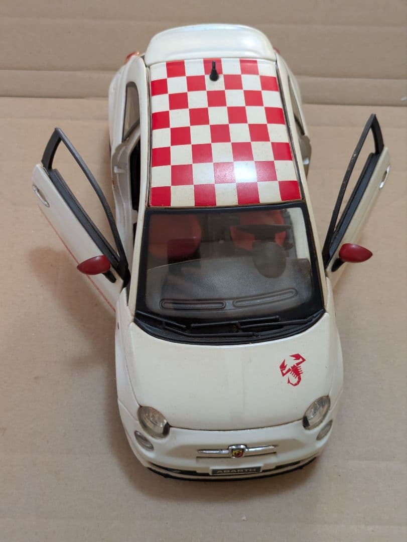 フィアット 500 ABARTH ミニカー　ブラーゴ　Bburago　1/18