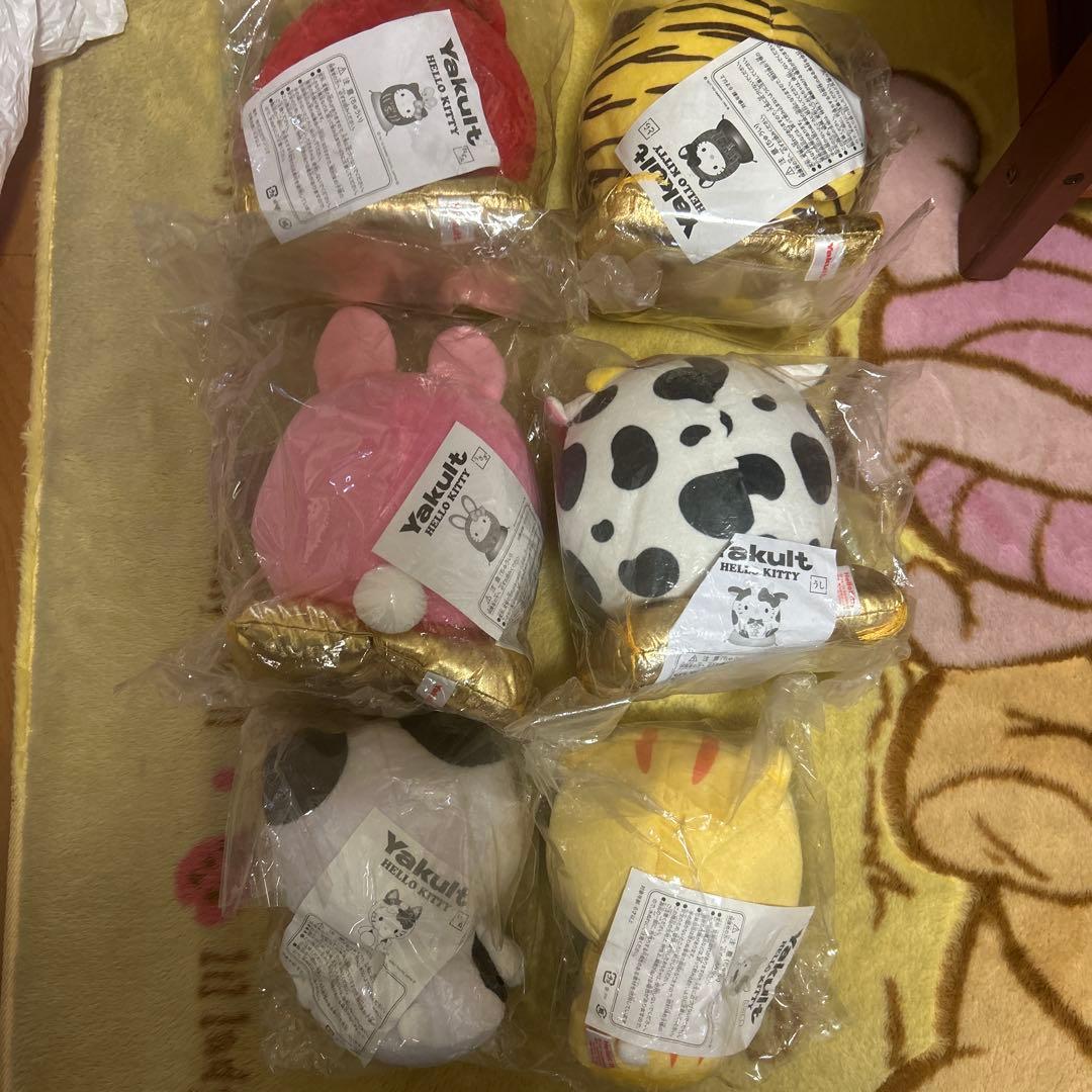 ヤクルト　キティーちゃん　ぬいぐるみ