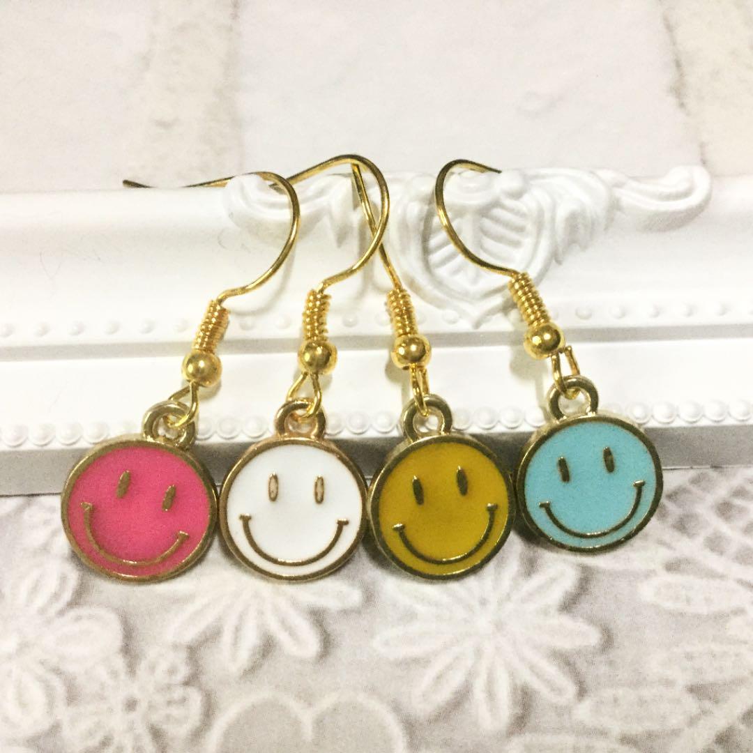 ❤️490円❤️ニコちゃん☺︎スマイルピアス❤️選べる4色❤️86
