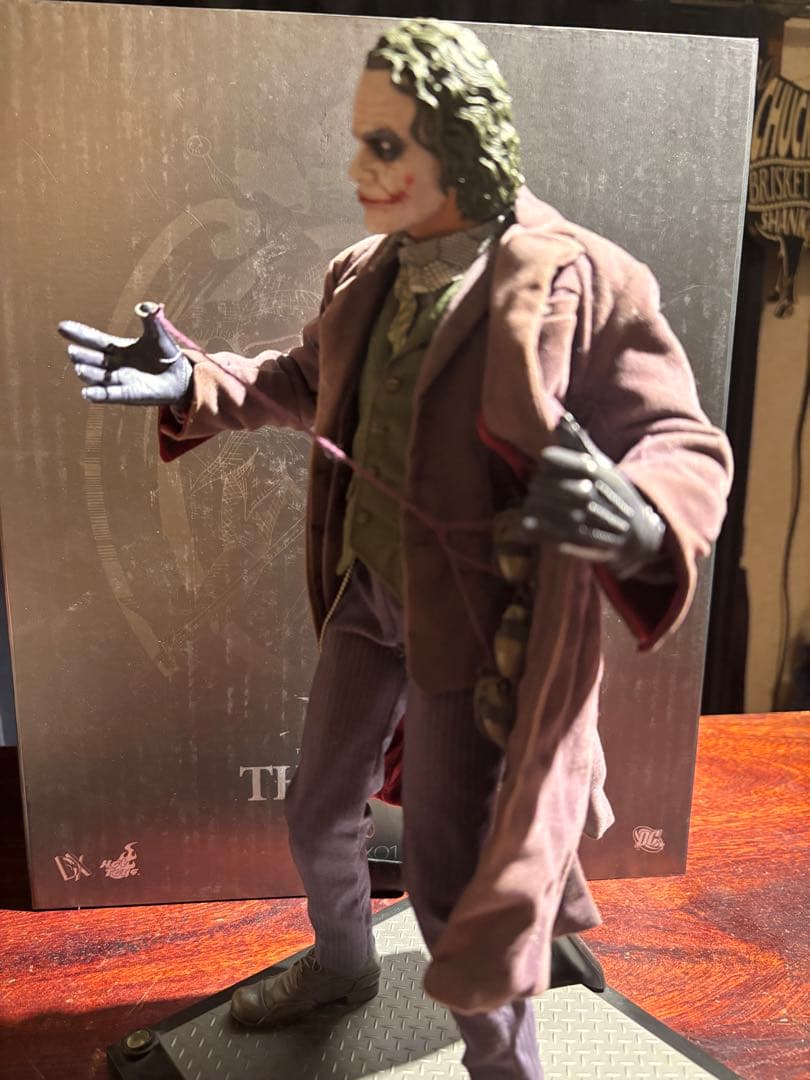 ヒース・レジャー版ジョーカー アクションフィギュア 2体分衣装付き／フルセット