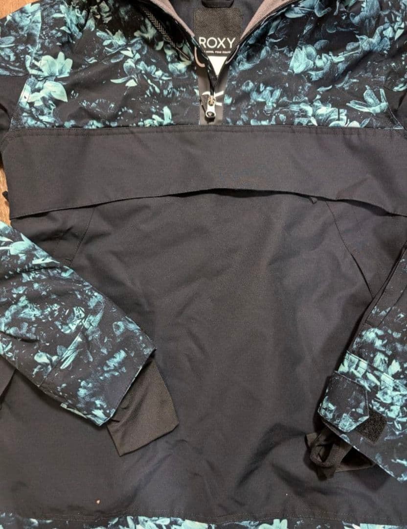 新品　ROXY　ロキシー　 スキーウェア　スノーボードウェア レディース