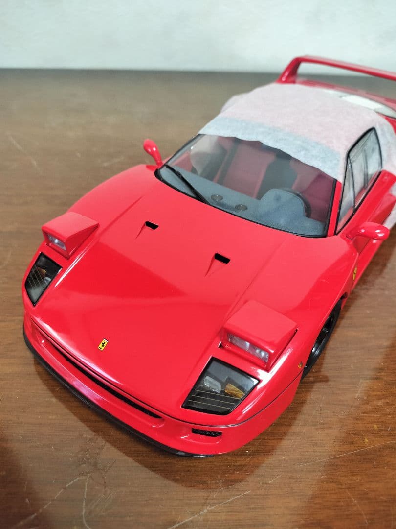 京商1/18フェラーリF40ライトウエイト（レッド）