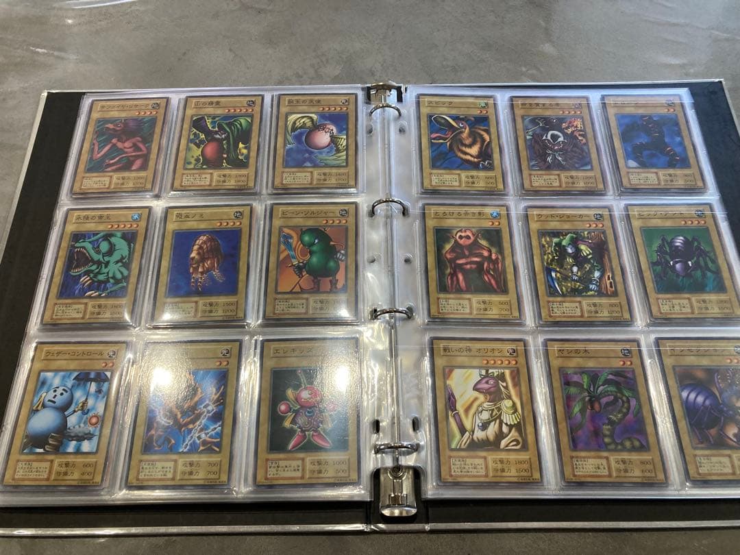 な*ん様 遊戯王　初期　ノーマル　まとめ売り　ファイルつき