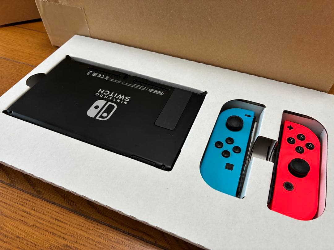 ⭐︎美品⭐︎Nintendo Switchニンテンドースイッチ本体、ソフト2本