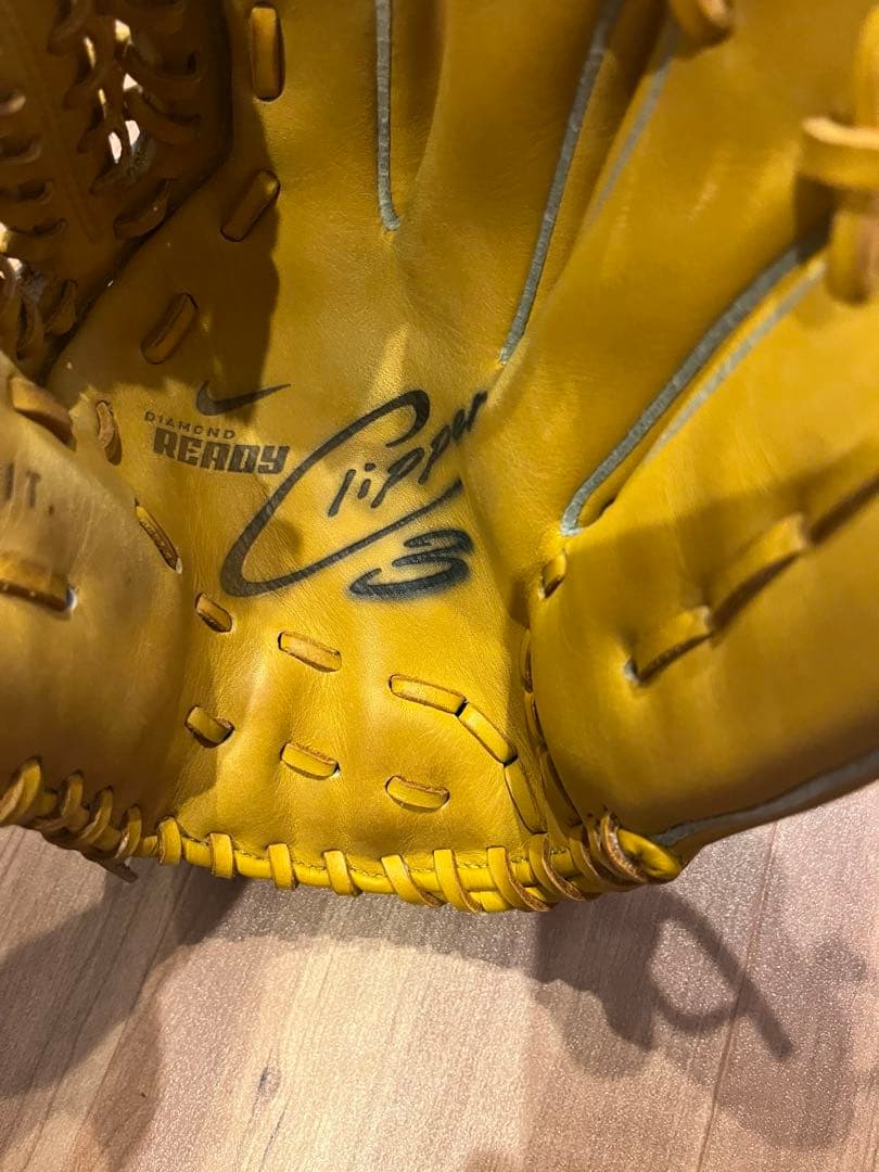 ナイキ　NIKE 軟式グローブ イエロー