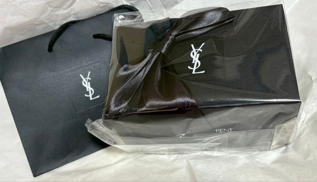 アロマキャンドル&ヘアクリップ新品未開封 YSL 誕生日限定ギフトボックス