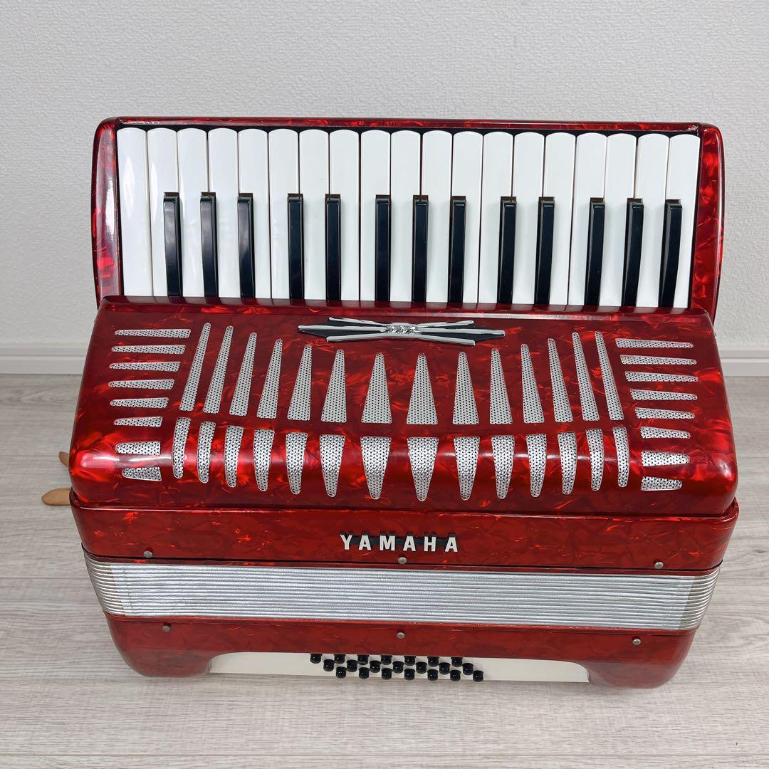 ★美品★YAMAHA ヤマハ アコーディオン 32鍵盤 8905 ケース付　鍵