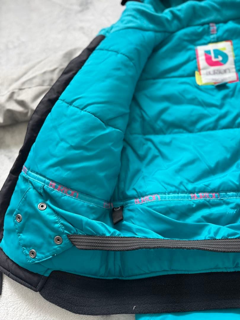 美品Burton子どもスノーボードウェアキッズSセットアップ120130140