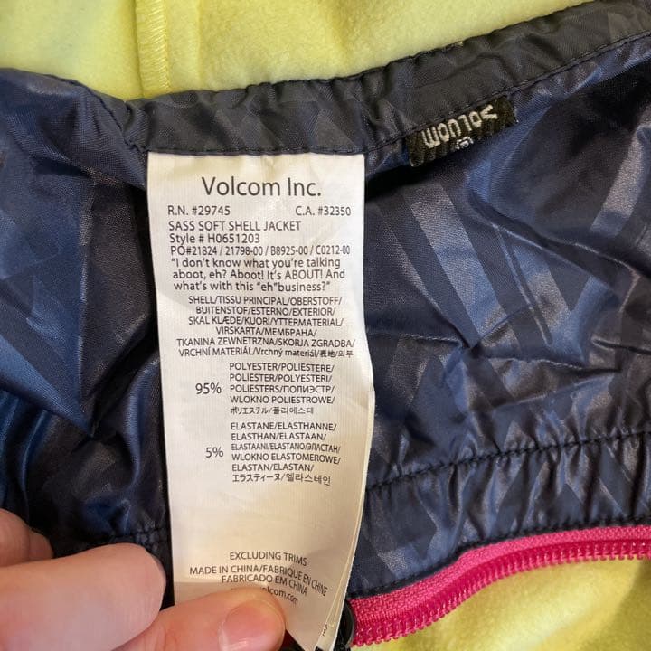 VOLCOM スキースノボウェア　上着のみ