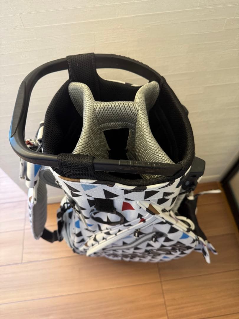 【新品未使用】BEAMSゴルフのキャディバッグ