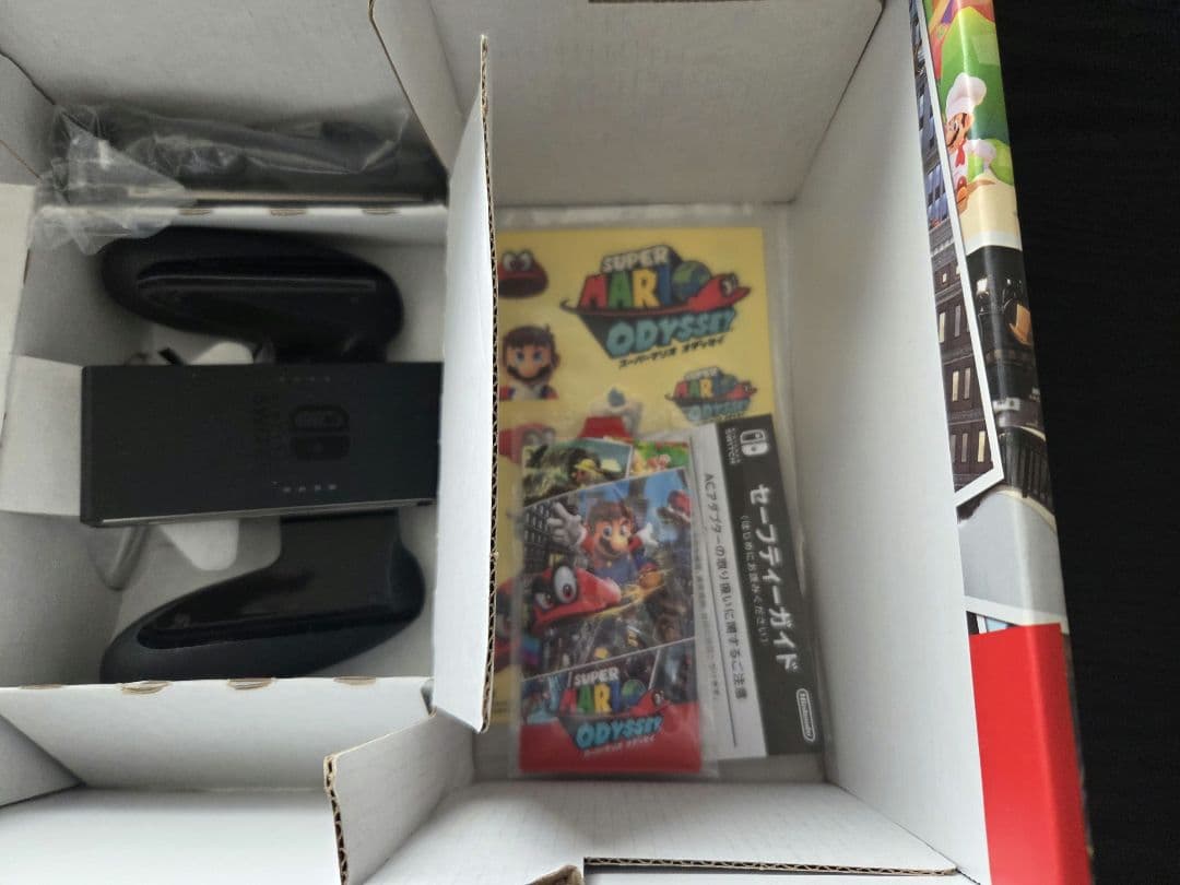 Nintendo Switch 赤