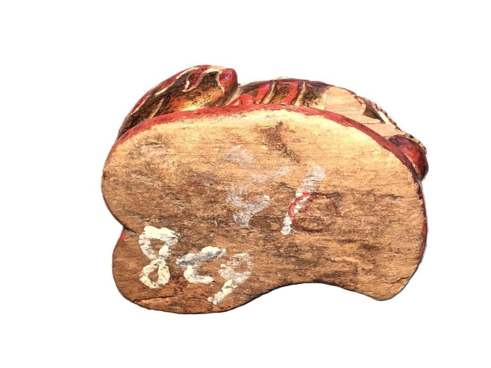 【 木彫金朱漆塗玉獅子 】　江戸時代