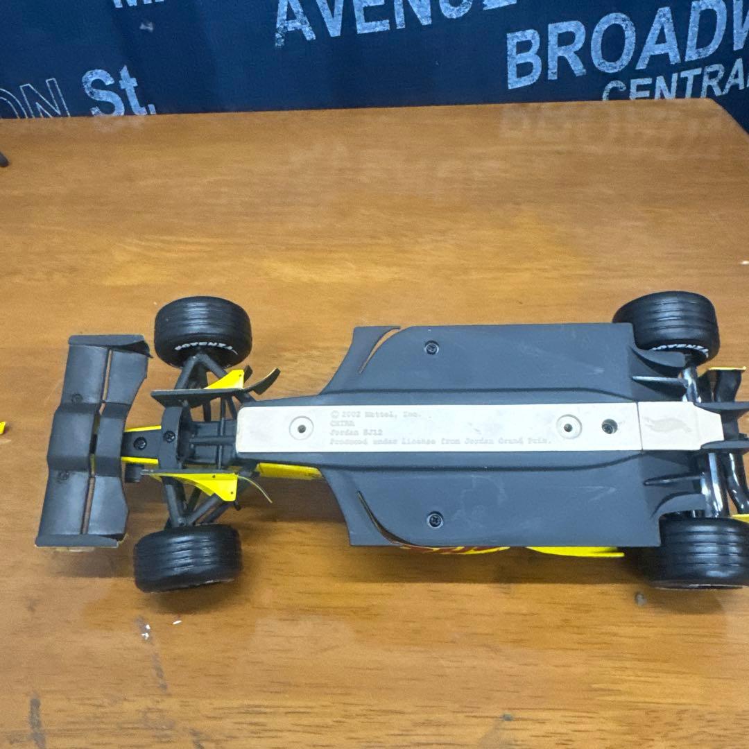 ミニカー Hotweels F1 Jordan ej12 2002