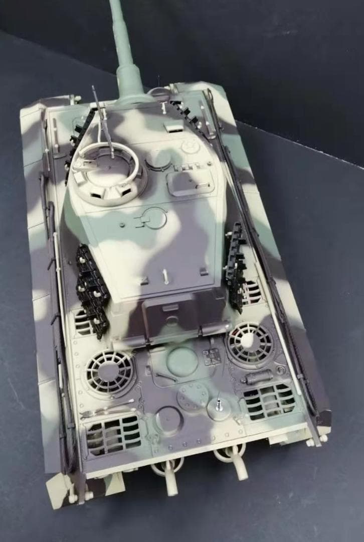 1/16サイズ戦車ラジコン　ドイツキングタイガー　ヘンロン3888A-1