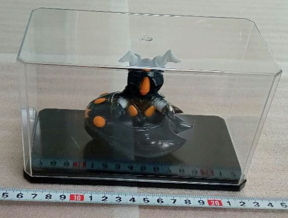【入手困難/廃版】✡️怪獣レーサーズゼットン＆UFO(黒成型/白オレンジ塗装