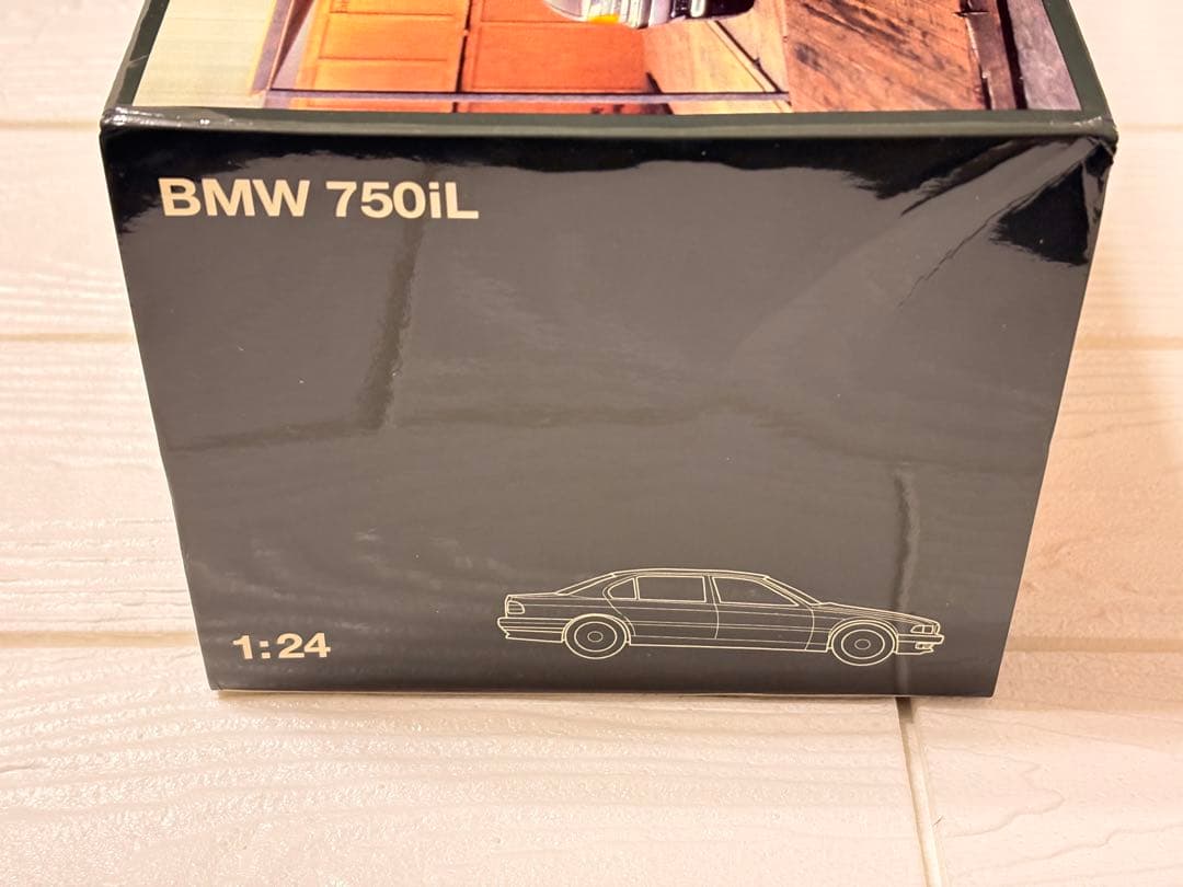  750iL 1/24 007 ジェームズボンド トゥモロー・ネバー・ダイ