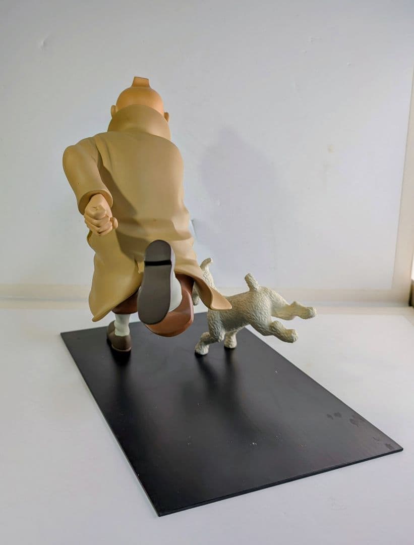 〈タンタンの冒険TINTIN&Yレジンフィギュアモデル（大）フランス製〉