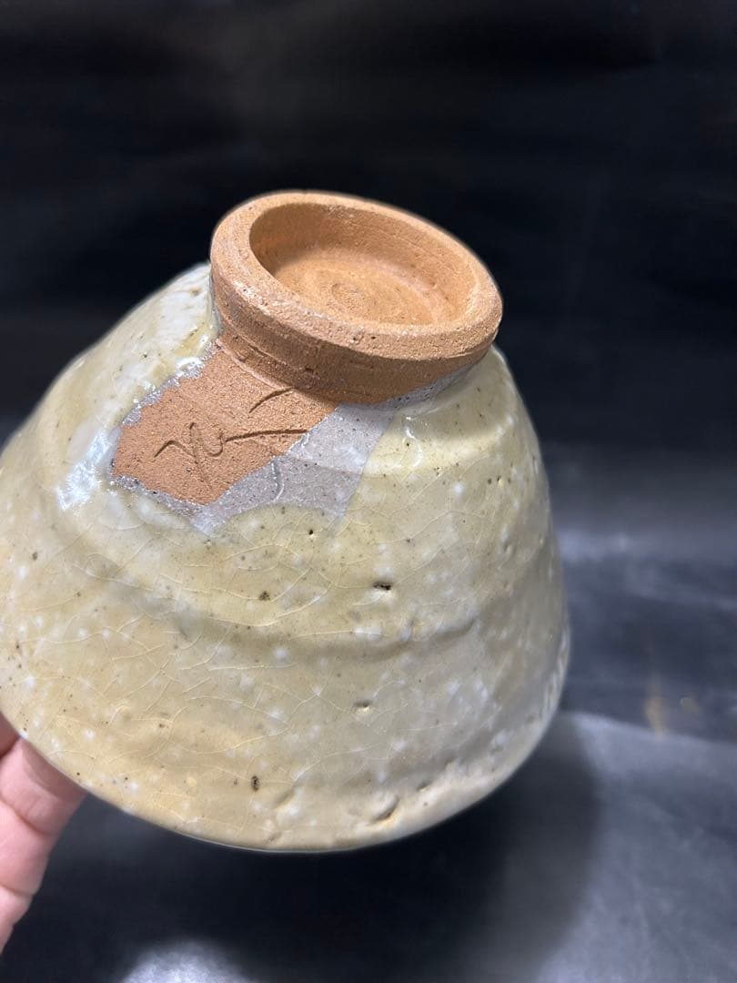 美しい古美術◾️蔵からパラパラ雪が降っているような釉薬の抹茶茶碗が出てきた