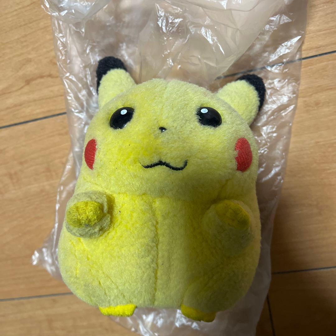ピカチュウ ぬいぐるみTOMY初期