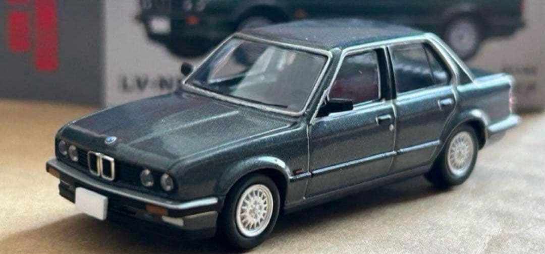 トミカリミテッドヴィンテージネオ  325i 4ドア