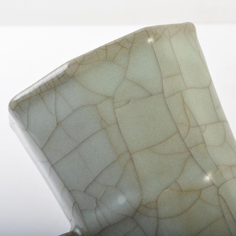 中国　汝窯　青磁　氷裂文　八角面取双耳瓶　C　7363E