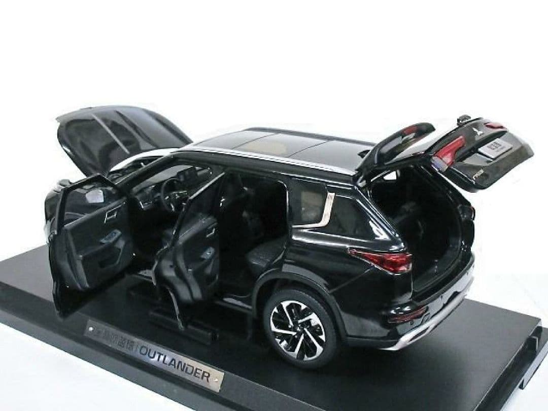 三菱OUTLANDER ミニカー 1/18 ブラック　ダイキャストモデル