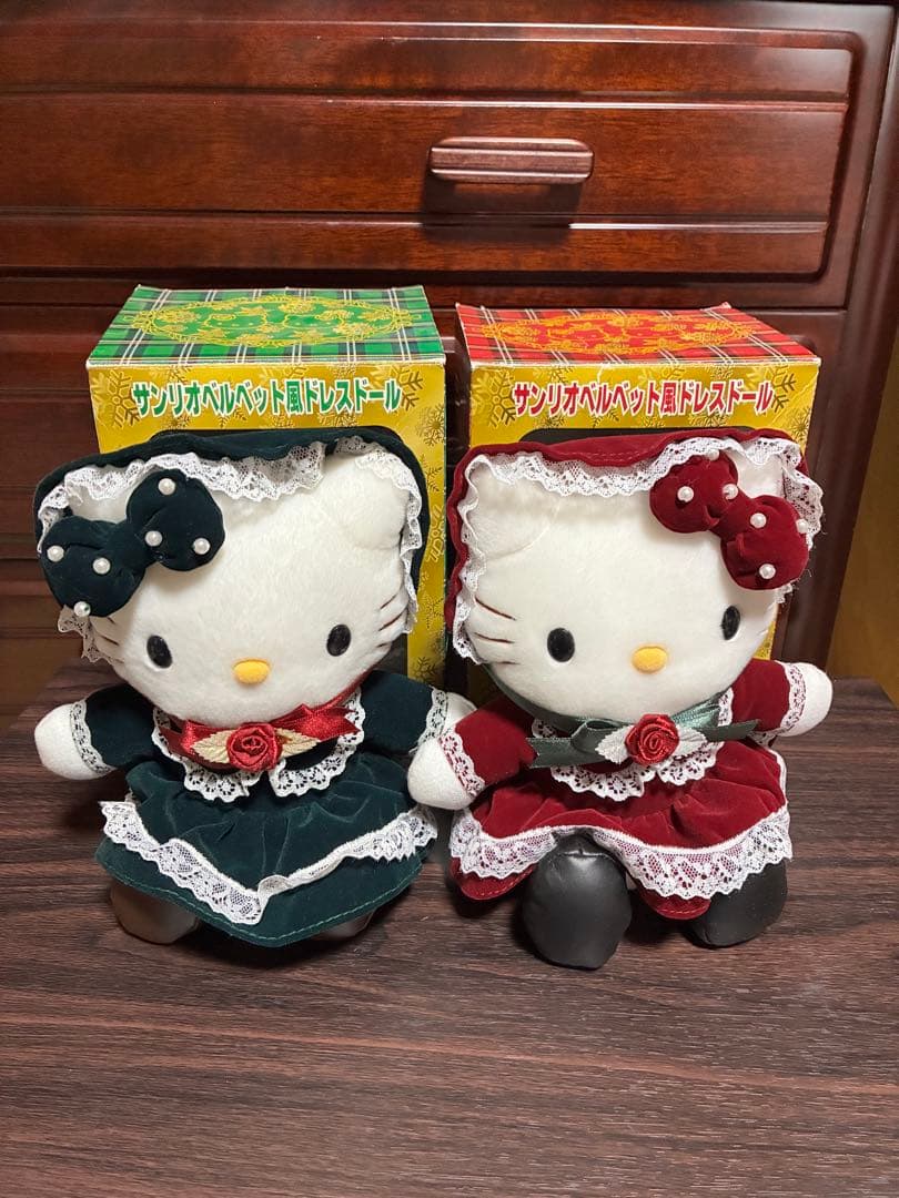 希少激レア 新品 ハローキティ サンリオ オベルベット風ドレスドール ぬいぐるみ