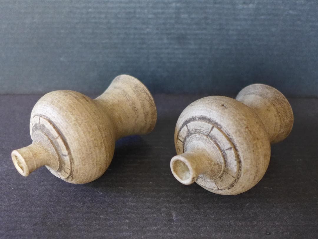 蔵出し　時代物　古瀬戸　大変古い酒器　酒器一対　小壺　白釉薬　古美術　骨董