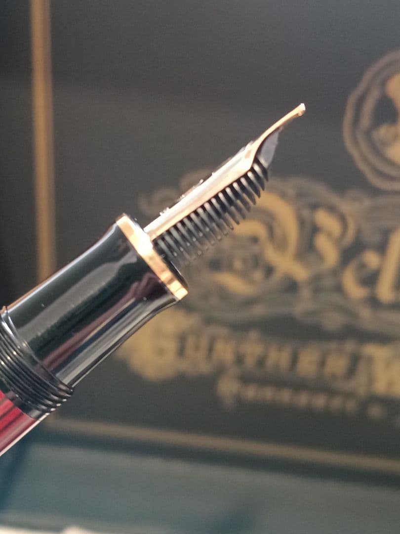 ペリカン　M400スーベレーン　ボルドー　箱インクつき　金ペン