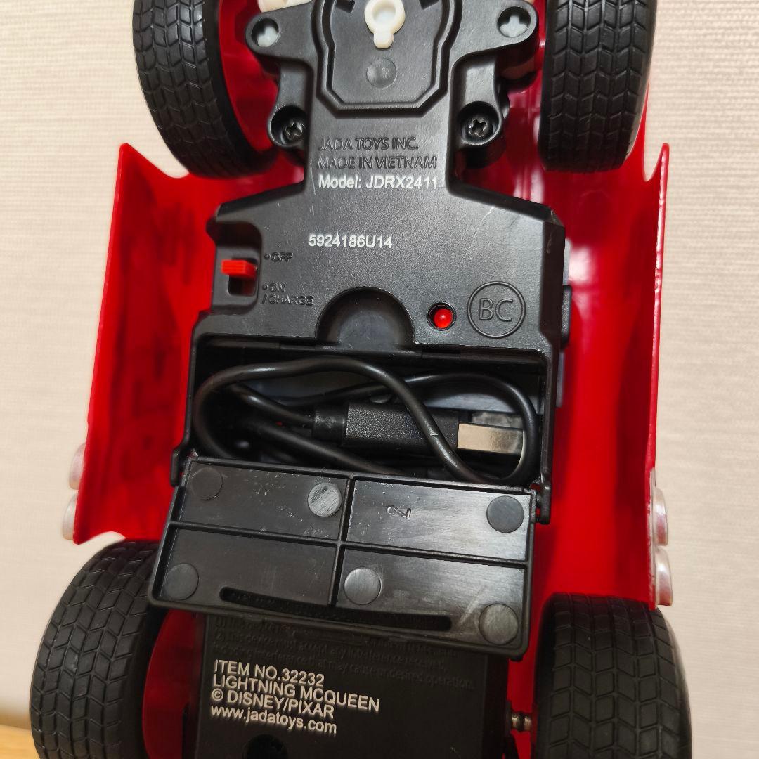 稼働品　ライトニング・マックイーン ラジコンカー