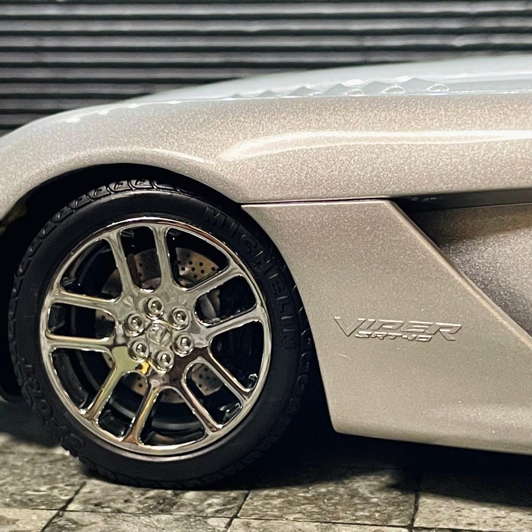 1/18 AUTOart ダッジ バイパー SRT-10 コンバーチブル