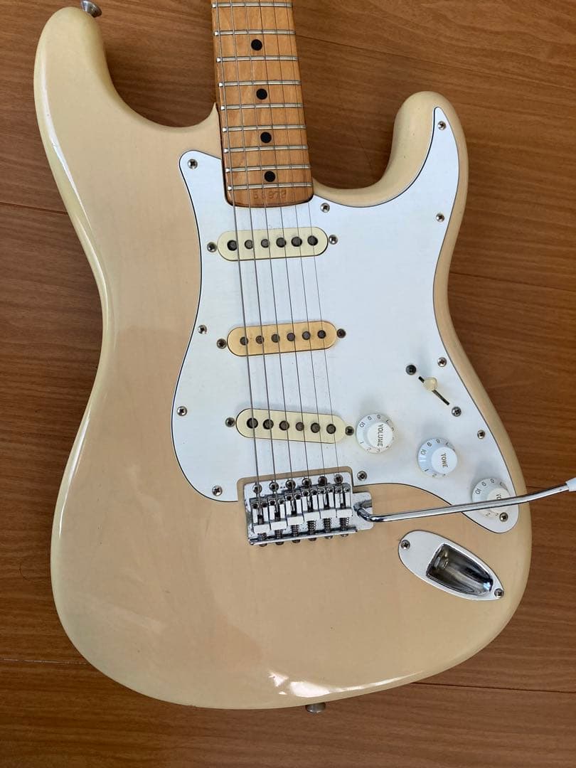 Fernandes Burny Custom FST-70エレキギター クリーム