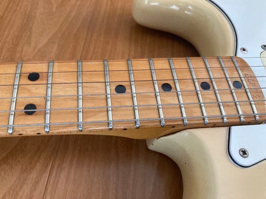 Fernandes Burny Custom FST-70エレキギター クリーム