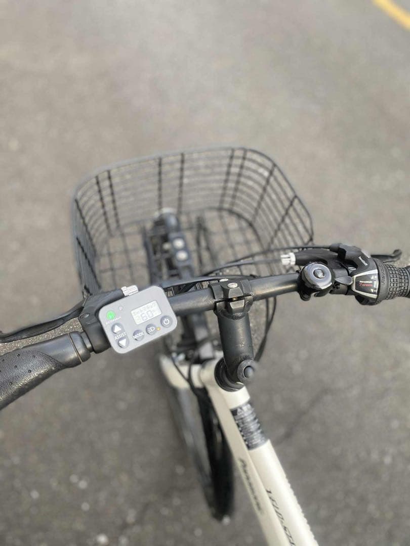 電動アシスト自転車 ホワイト スポーツタイプ8ah長押し5点灯、引き取り限定