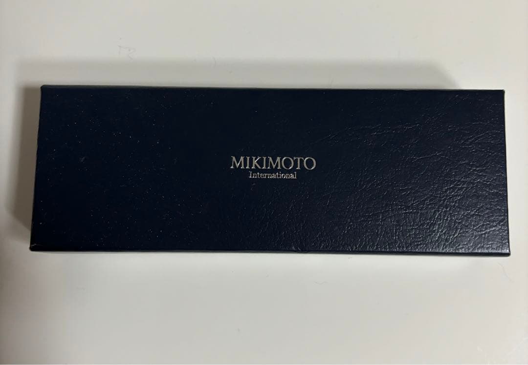 新品未使用　MIKIMOTO 濃紺ボールペン パール付き本体と替芯