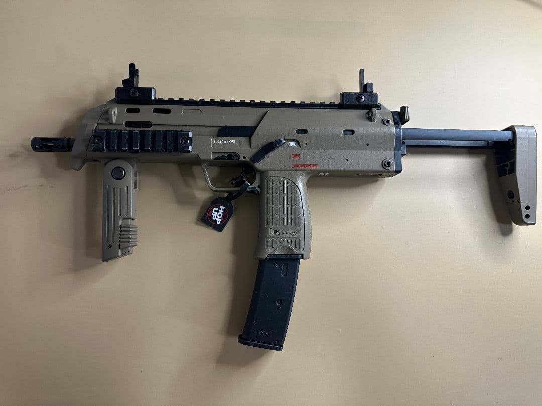 【年末セール/美品】MP7A1 ガスブローバックエアガン タンカラー